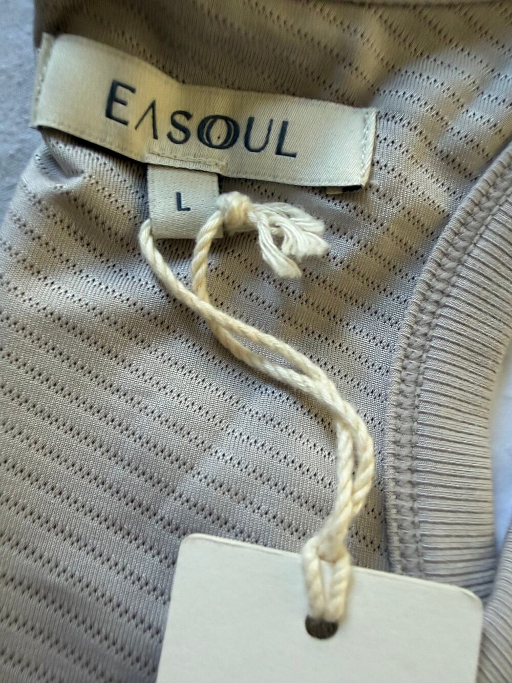 EASOUL, NEW, Women's Rib Tank Bra Top In Color Fog, Large
